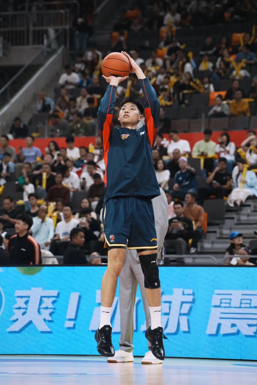 开云-今天崔永熙穿什么?