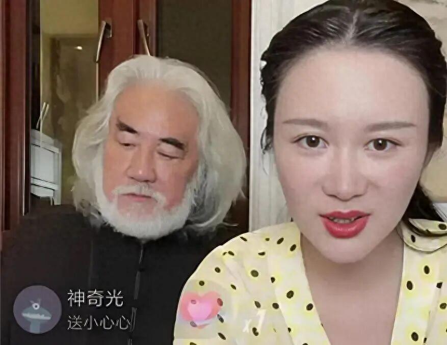 开云官网-妻子嫌他“一股老年味”,73岁张纪中刮掉蓄了30年的胡子!